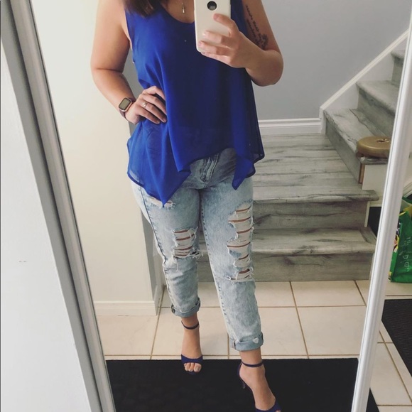 V-neck High Low Swing Top - Picture 4 of 4